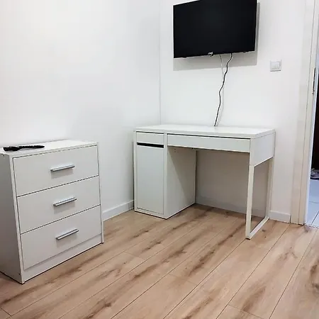Apartment Tanie Noclegowanie *