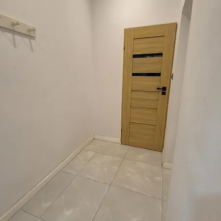 Tanie Noclegowanie Apartman *