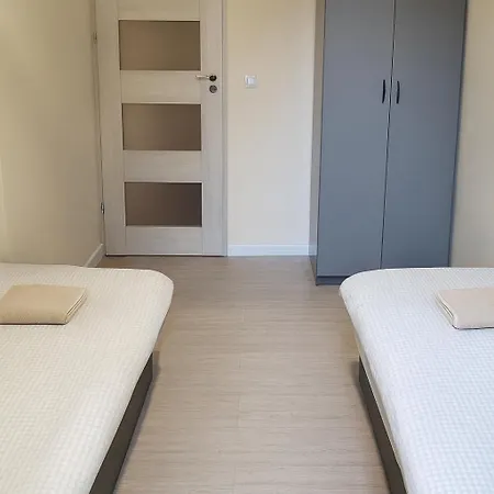 Tanie Noclegowanie 아파트 *